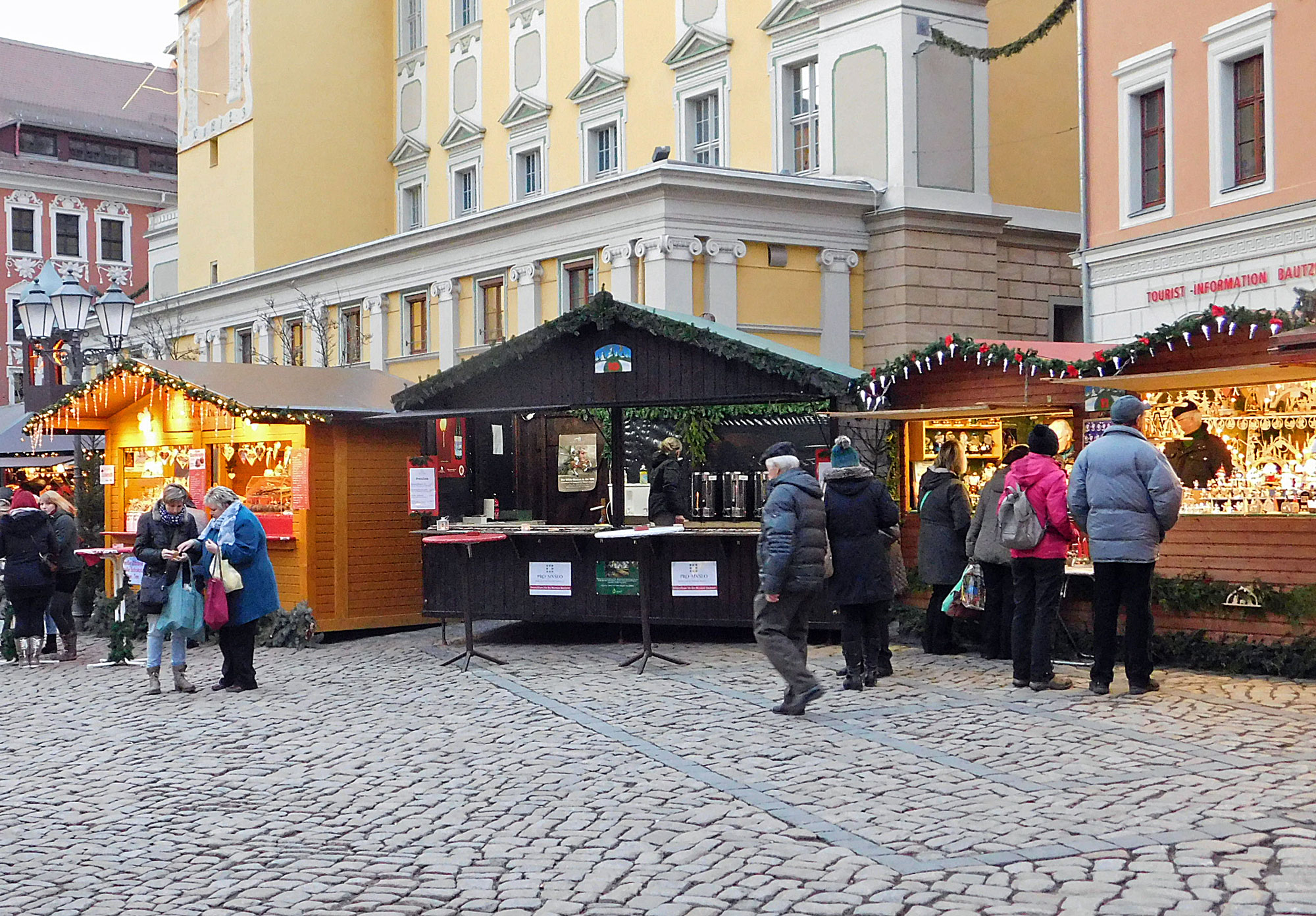 Mehr als nur ein Weihnachtsmarkt der Wenzelsmarkt in Bautzen › Auf